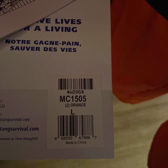 NWT MUSTANG SURVIVAL COAT - Picture 2 of 2